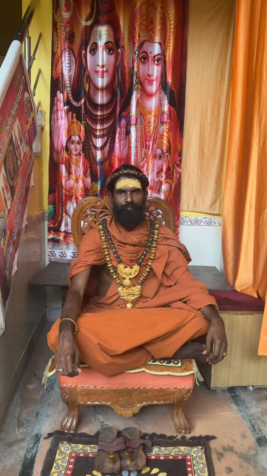The Swamiji of Thirunaalvar Mutt